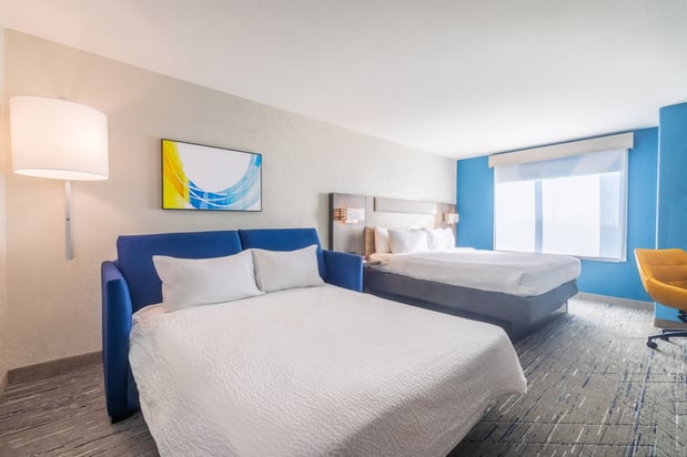 Images Holiday Inn Express & Suites Kansas City Airport by IHG