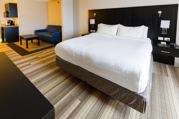 Images Holiday Inn Express & Suites Shelbyville by IHG