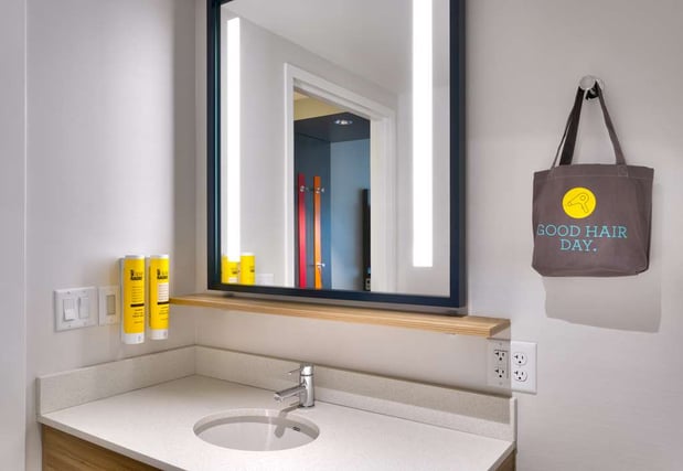 Images Tru by Hilton Clearfield Hill Air Force Base