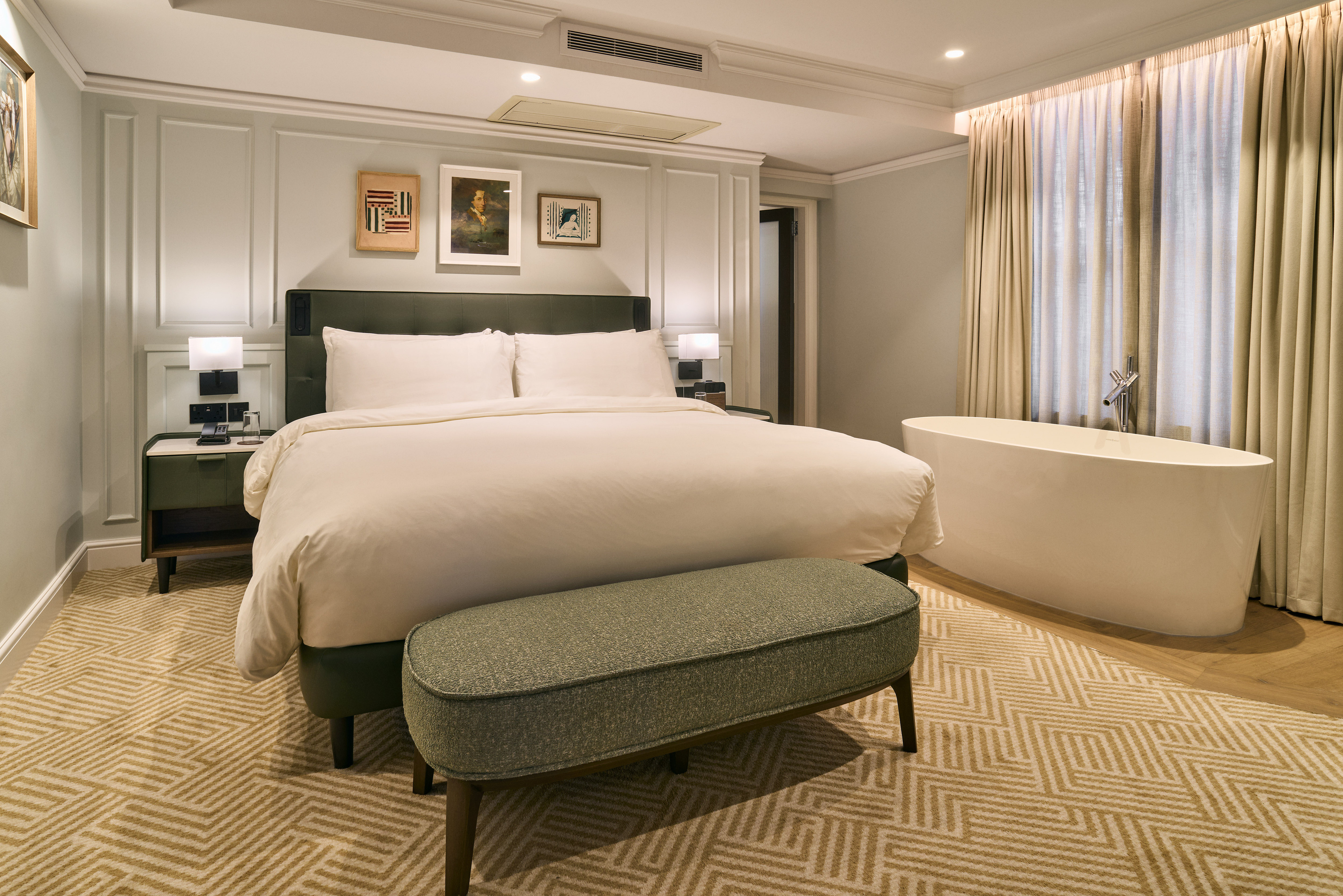 Radisson Blu Hotel, London Bloomsbury - One Bedroom Suite