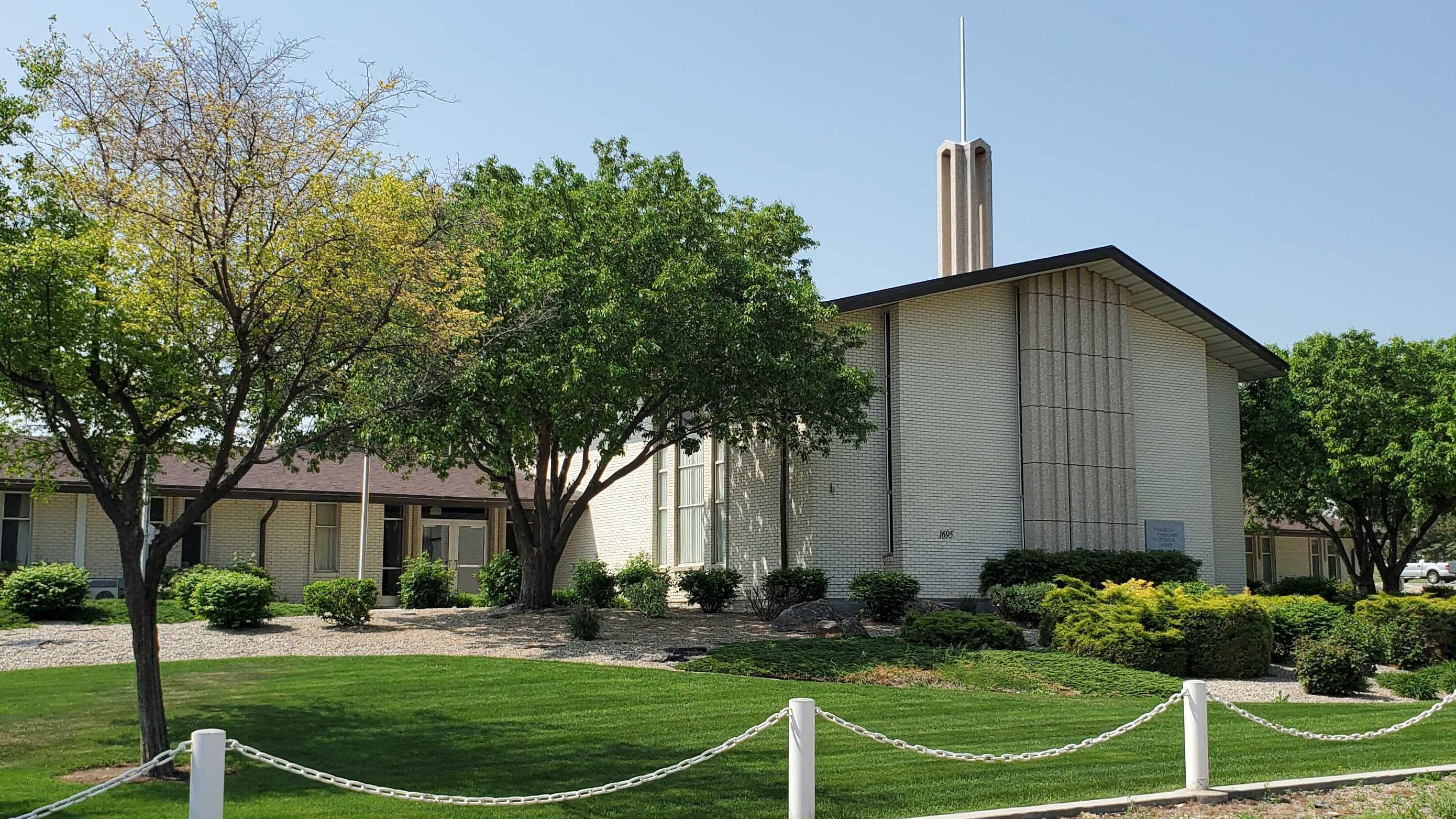 Front of the building from Amity Road.