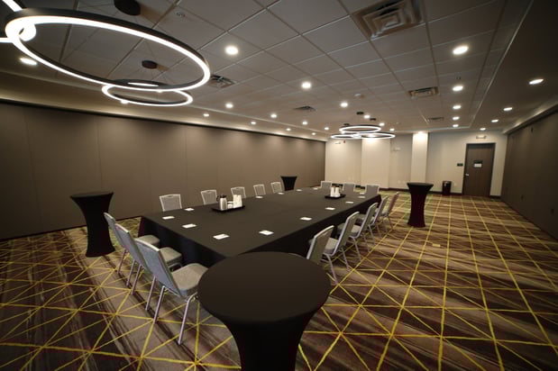 Images Holiday Inn Nashville Airport by IHG