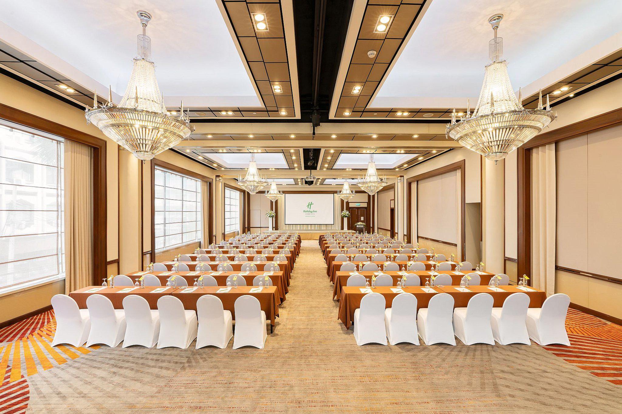 Holiday Inn Bangkok Silom by IHG