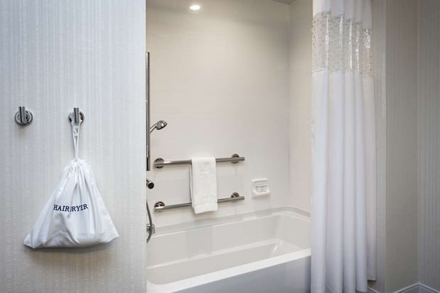 Images Hampton Inn & Suites by Hilton Seattle/Northgate