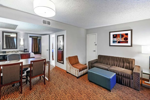 Images Embassy Suites by Hilton Dallas Market Center