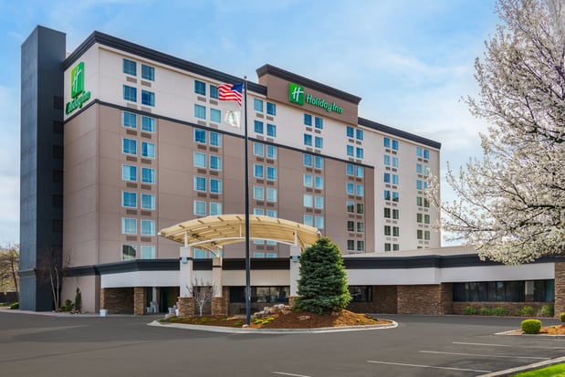 Images Holiday Inn Wichita East I-35 by IHG
