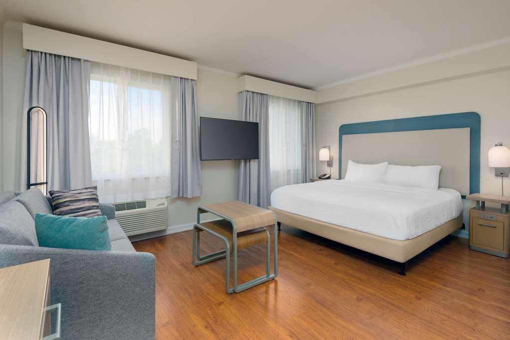 Guest room