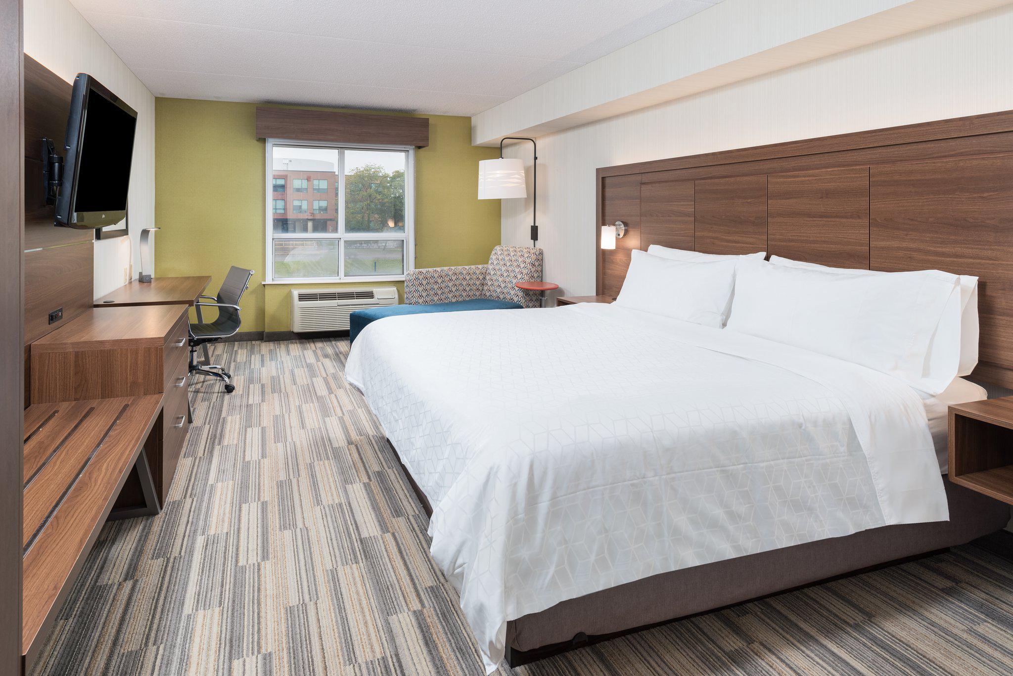 Images Holiday Inn Express & Suites Milton, an IHG Hotel