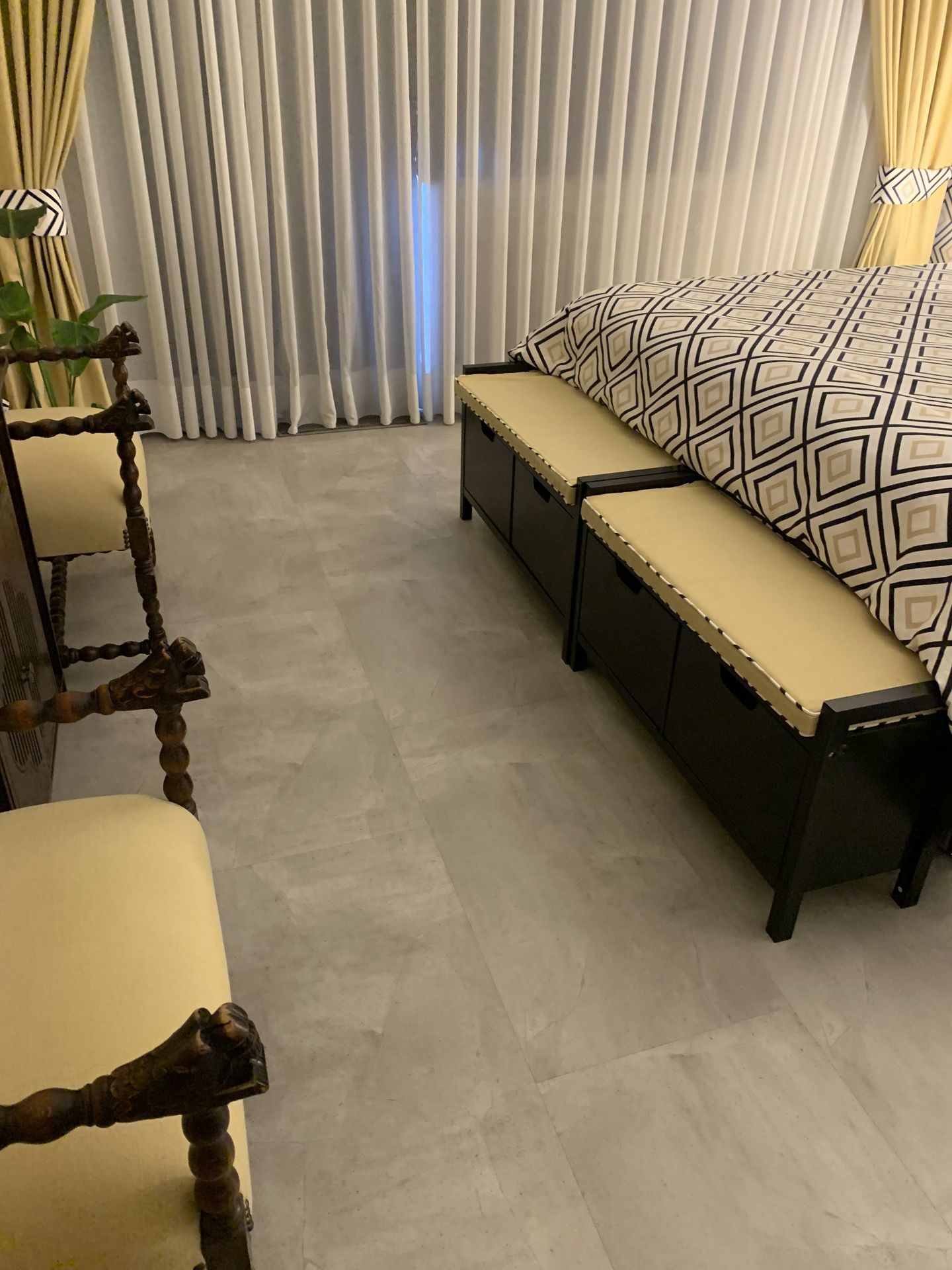 Atelier Kahlon, DEKORATION NACH MASS, Benderstr. 114 in Düsseldorf