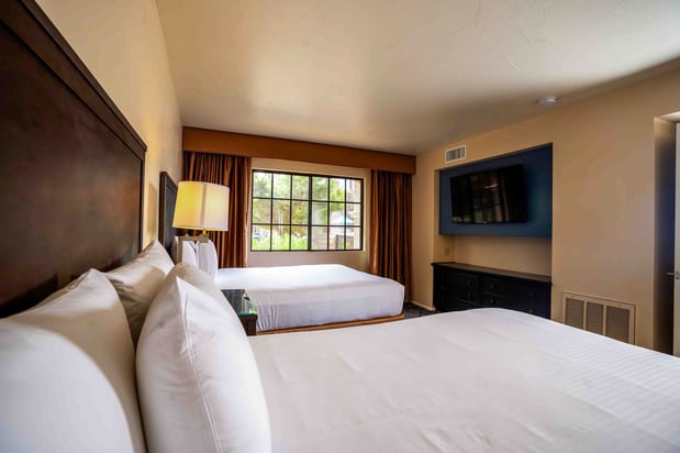 Images Scottsdale Plaza Resort