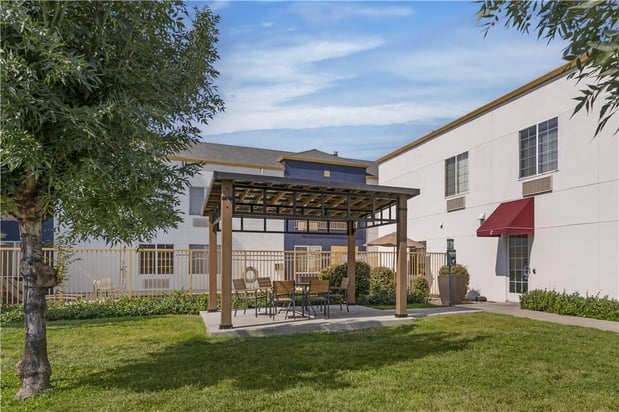 Images Best Western Plus Twin View Inn & Suites