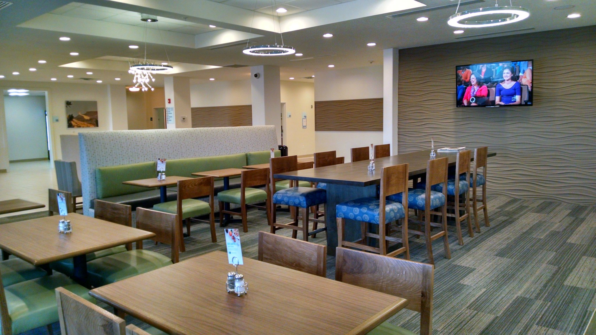 Holiday Inn Express & Suites Price by IHG Image