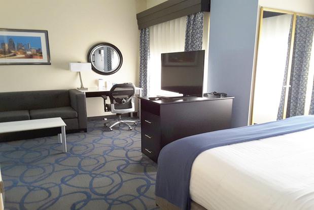 Images Holiday Inn Express & Suites Lawrenceville by IHG