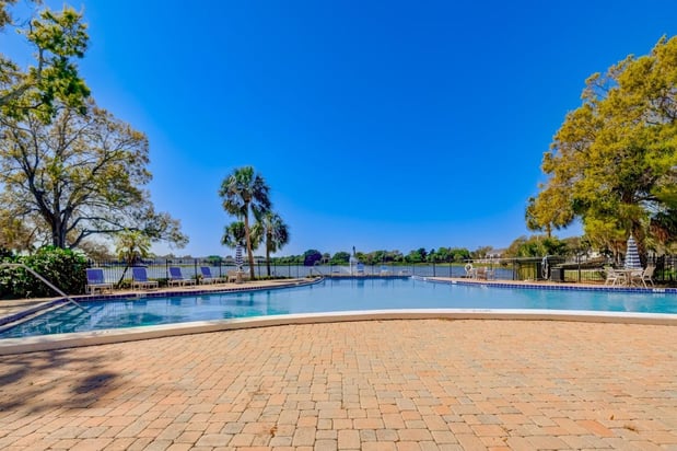 Images Reserve at Lake Pointe Apartment Homes