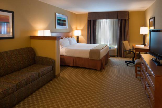 Images Holiday Inn Express & Suites Chicago West-Roselle, an IHG Hotel
