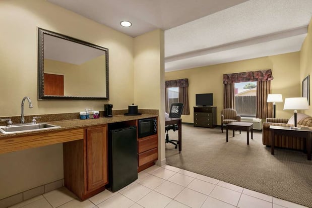 Images Hampton Inn & Suites Lawton
