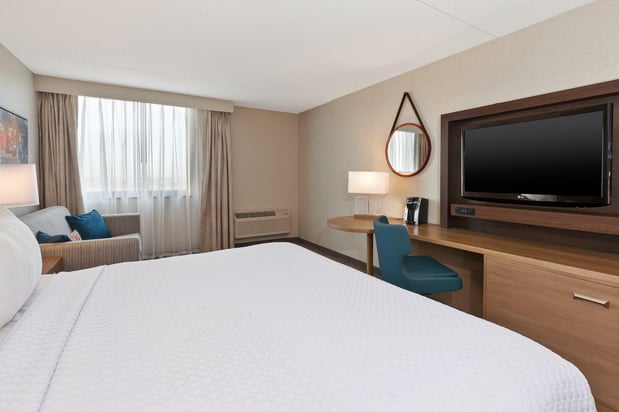 Images Crowne Plaza Columbus North- Worthington by IHG