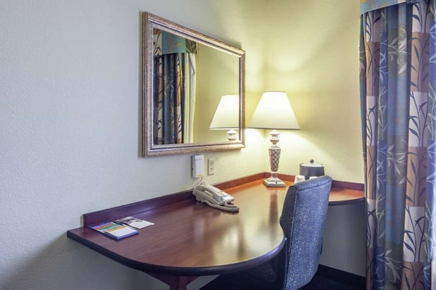 Images Hampton Inn Martinsburg South-Inwood