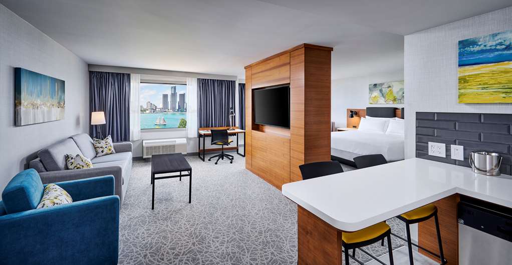 Guest room DoubleTree by Hilton Windsor Hotel & Suites Windsor (519)977-9777