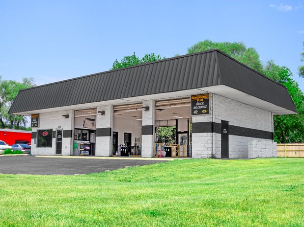 Images Performance Plus Quick Oil Change