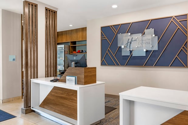 Images Holiday Inn Express & Suites Astoria by IHG