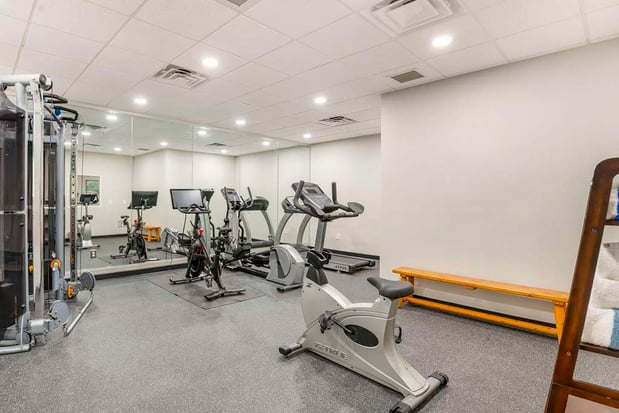 Images Best Western Plus Crossroads Inn & Suites