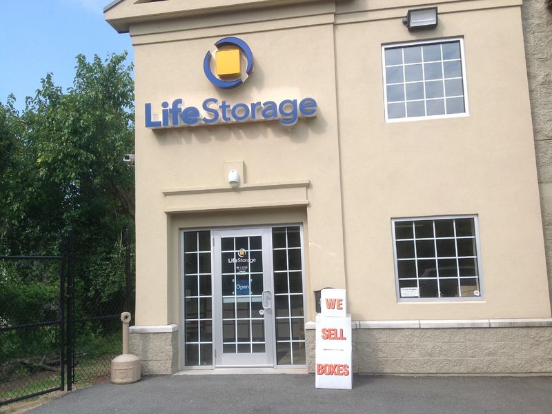 Images Life Storage - Raleigh