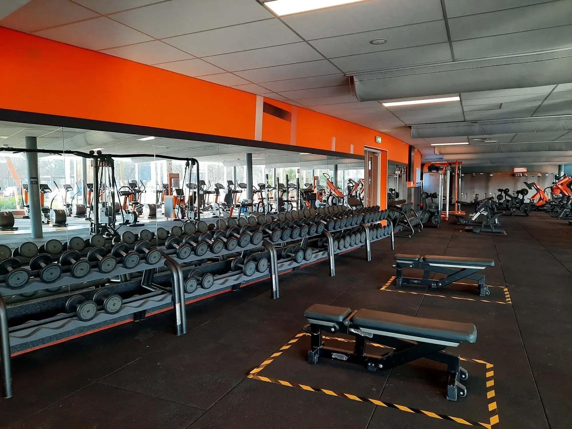 Foto's Basic-Fit 24/7