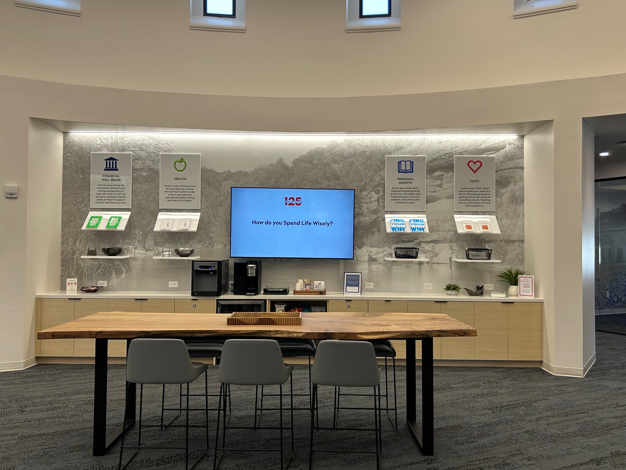 First United Bank - Bulverde - interior customer refreshment area