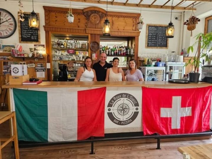 Bilder Bar Pizzeria La Rose de l'Ouest