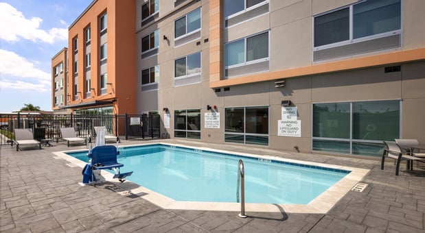 Images Holiday Inn Express & Suites Hawaiian Gardens by IHG