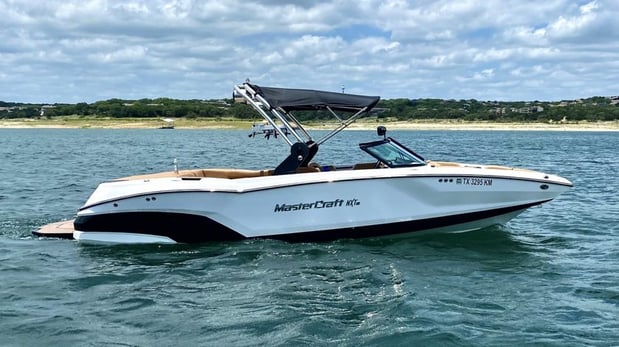Images Nautical Boat Club - Lakeway