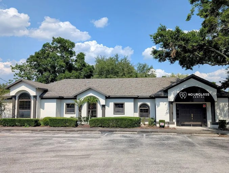 Hourglass Dental Image