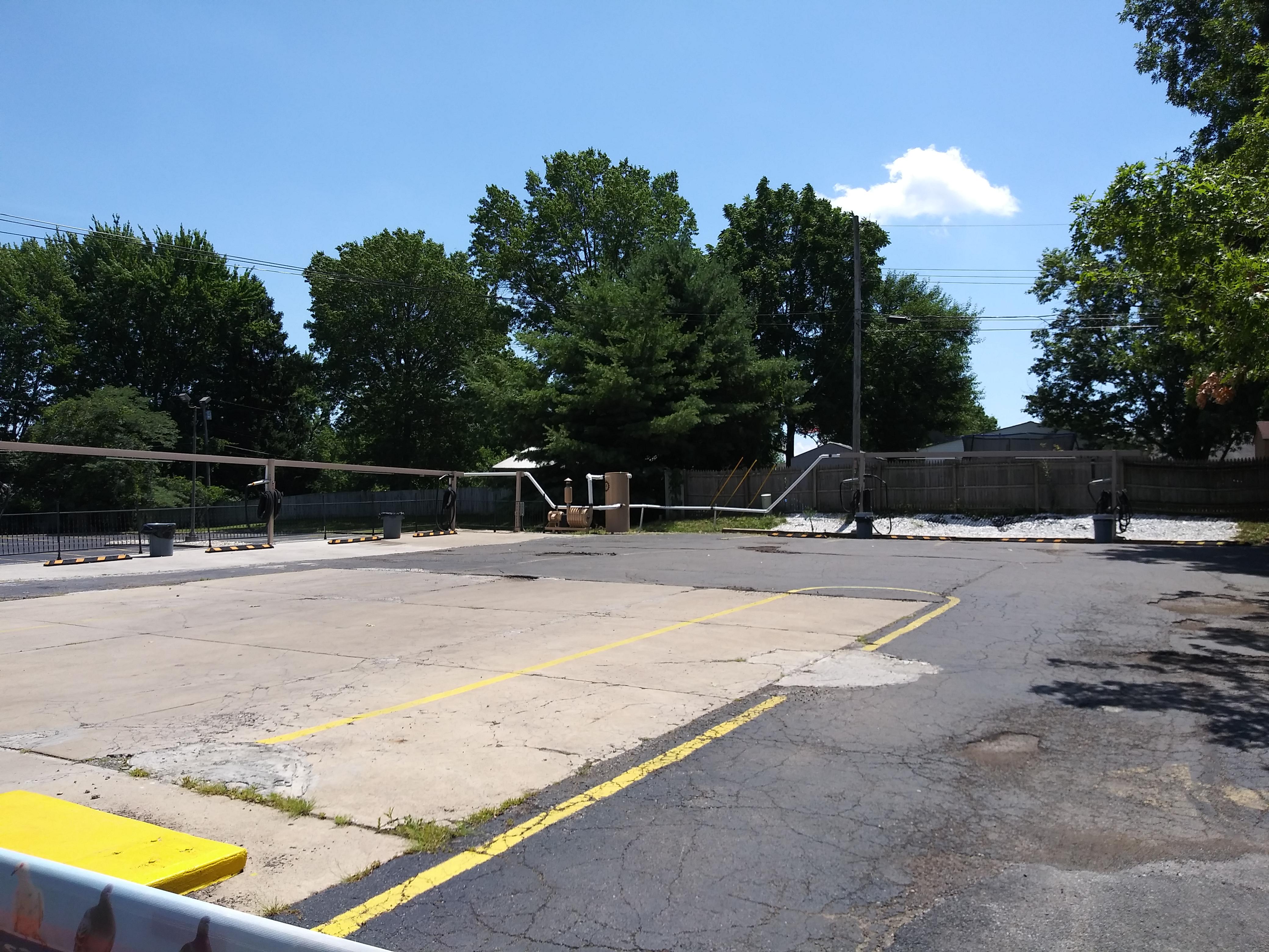 Goo Goo Express Car Wash - Reynoldsburg Photo