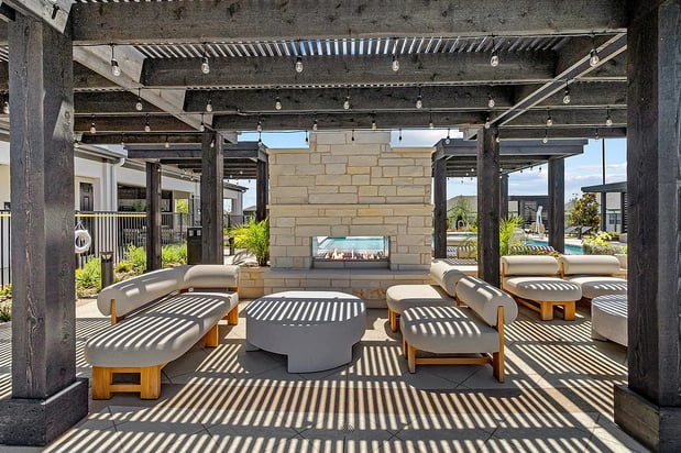 Images Luxe of Denton