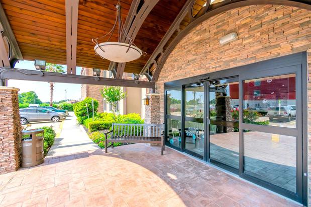 Images Staybridge Suites Houston IAH - Beltway 8 by IHG