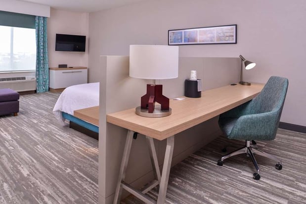 Images Hilton Garden Inn Kansas City Airport