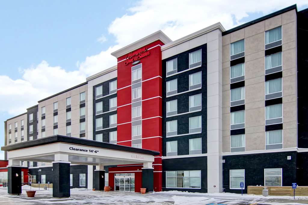 Exterior Hampton Inn & Suites by Hilton Grande Prairie Grande Prairie (780)538-0722