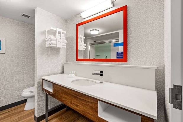Images Hampton Inn & Suites Fairbanks