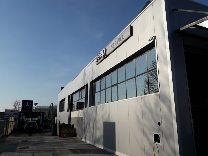Images Santarsieri Motors Officina