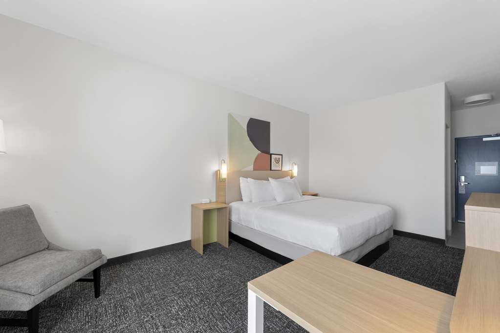 Guest room