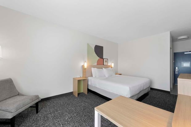 Images Spark by Hilton San Antonio Dominion