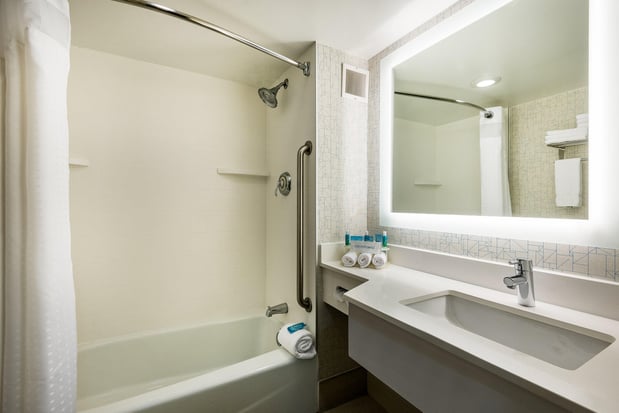 Images Holiday Inn Express Flint-Campus Area by IHG