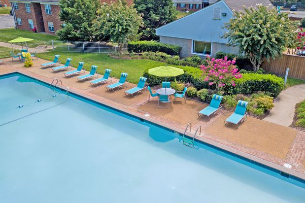 Images London Towne Apartments
