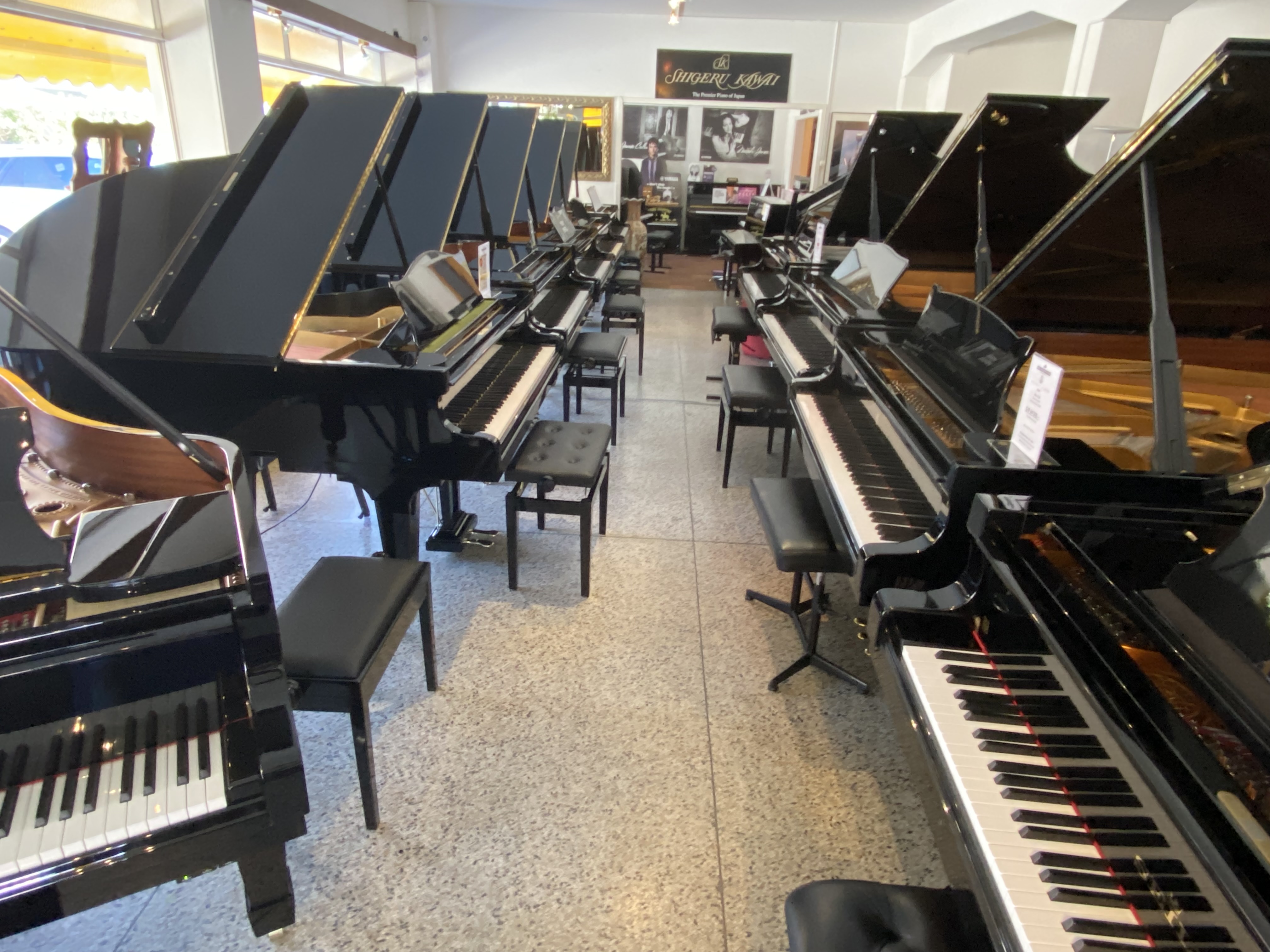 Bilder Heutschi Piano AG