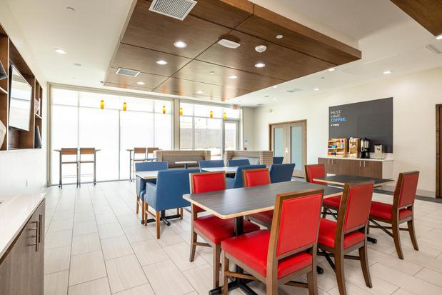 Images Holiday Inn Express & Suites San Jose – Silicon Valley by IHG