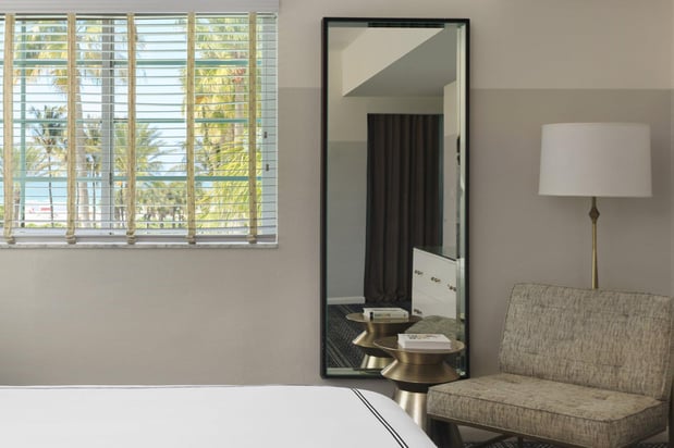 Images Kimpton Surfcomber Hotel by IHG