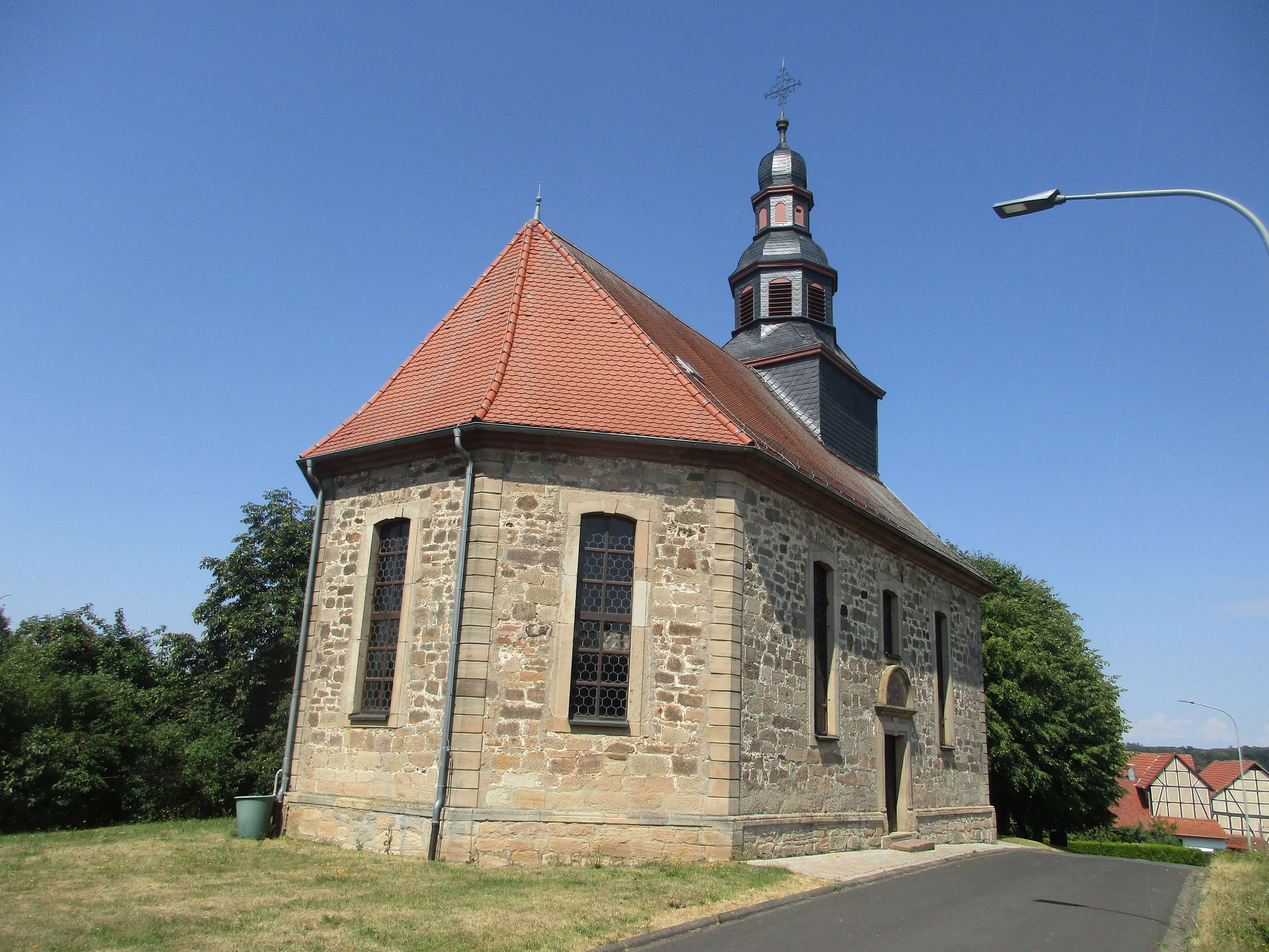 Bild 1 Evangelische Kirche Wahlen - Evangelische Kirchengemeinde Wahlen in Kirtorf