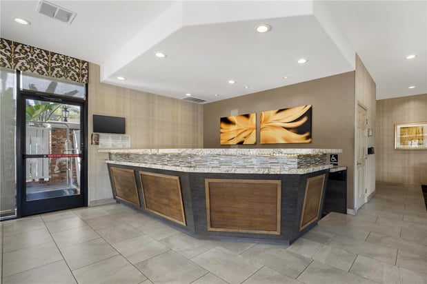 Images Best Western Plus Carriage Inn