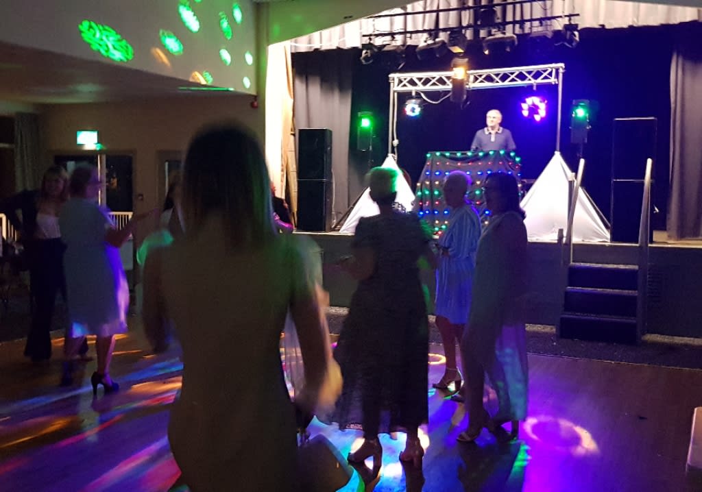 Carl Anthony Mobile Disco Solihull 07859 934937